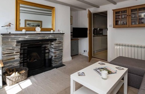 St Minver Cottage | STOKES COTTAGE, family friendly, with open fire in St Minver