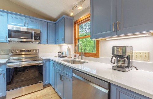 Covert House | Stolen Day - located in the desirable rustic gated resort community - Pet Friendly!
