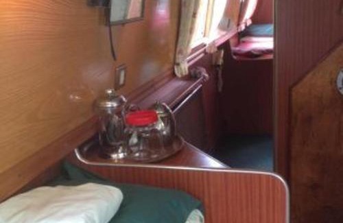 Stone House | Stone - Boat - Sleeps 4 - Pet Friendly - 85ws