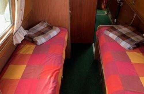 Stone House | Stone - Boat - Sleeps 4 - Pet Friendly - 85ws