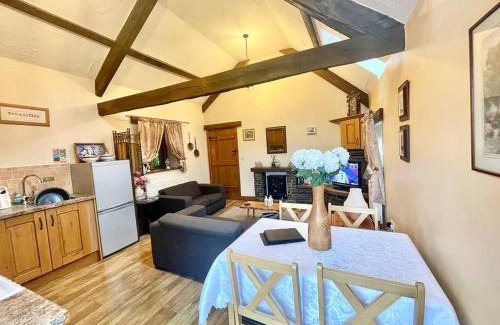 Usk House | STONE BUILT BARN in a beautiful RURAL setting