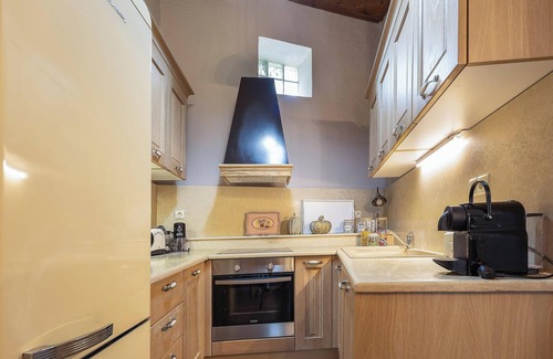 Monopari Villa | Stone-built cottage with private pool, hot tub and spacious garden!