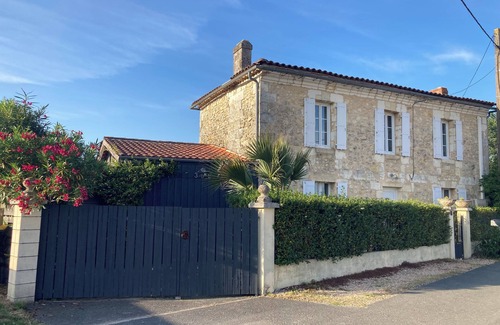 Tresses House | STONE, charm and nature