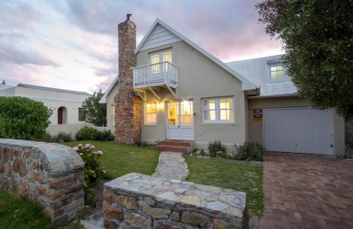 Voelklip House | Stone Chimney Cottage