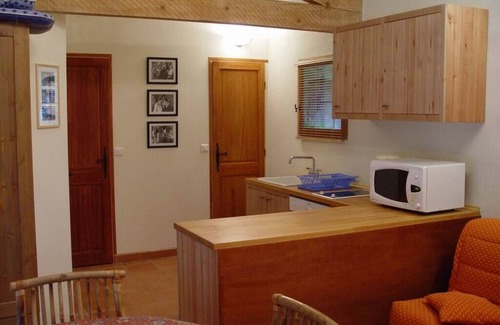 Bandol Cottage | STONE COTTAGE, 2-4 PEOPLE, AT PROVENCE MAS 16TH CENT., POOL, GARDEN, PARKING