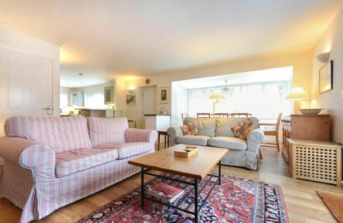 Bamburgh House | Stone Cottage
