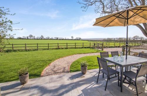 Wedmore House | Stone Cottage