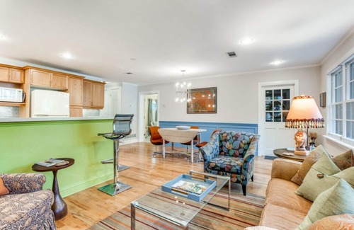 The Peninsula Cottage | Stone Cottage Guest House at White Rock Lake