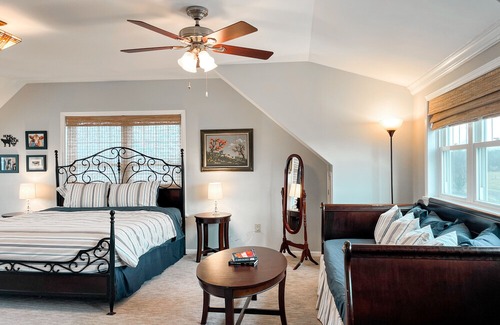 Sackets Harbor House | Stone Cove Cottage at Sacket on Lake Ontario