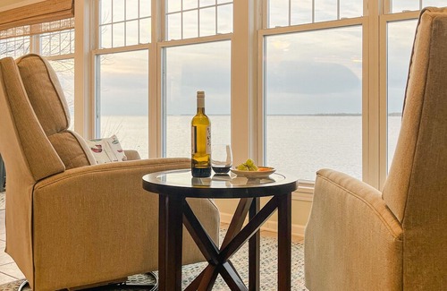 Sackets Harbor House | Stone Cove Cottage at Sacket on Lake Ontario
