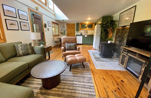 Bellefonte Cottage | Stone Creek Cottage: PSU Creekside home on Spring Creek