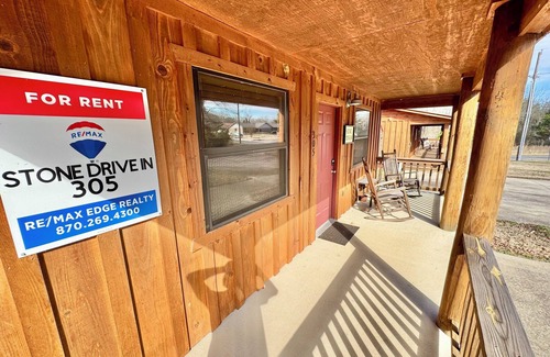 Mountain View House | Stone Drive In #305