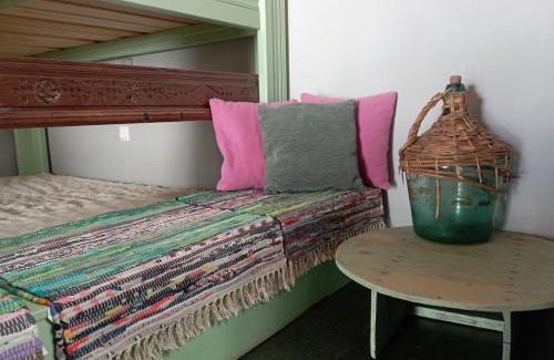 Agios Isidoros Apartment | STONE GUESTHOUSE