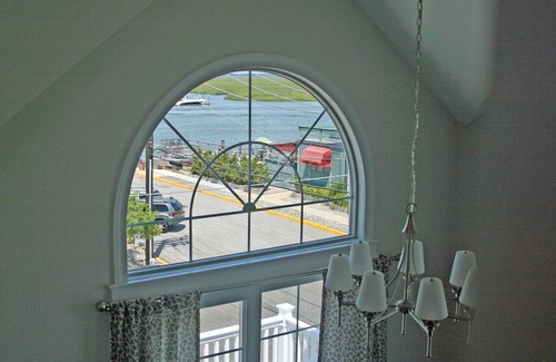 Stone Harbor House | Stone Harbor With Water View! 1 Block to Downtown