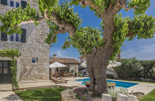 Dracevac Cottage | Stone holiday home with private pool and fenced garden near the water park