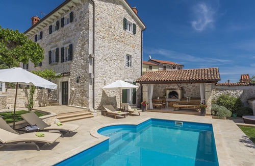 Dracevac Cottage | Stone holiday home with private pool and fenced garden near the water park