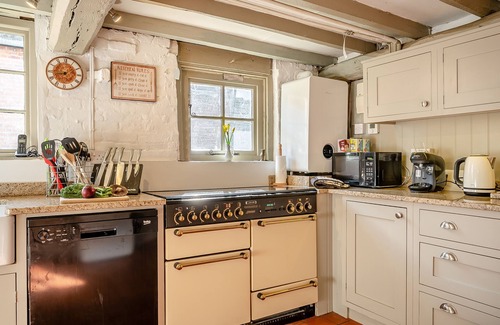 Alcester House | Stone House - Four Bedroom House, Sleeps 8