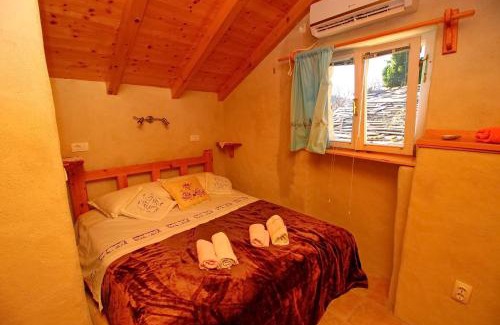 Zrnovo Apartment | Stone House Harmony