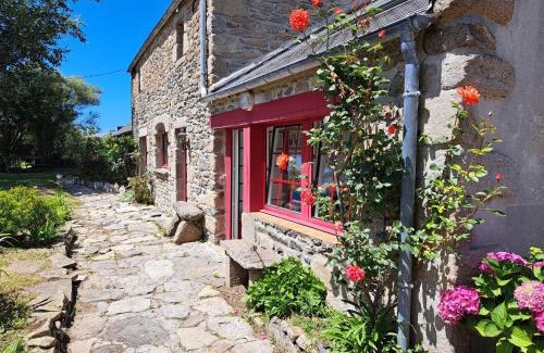Ploudalmezeau House | Stone House in Portsall near Treompan Beach
