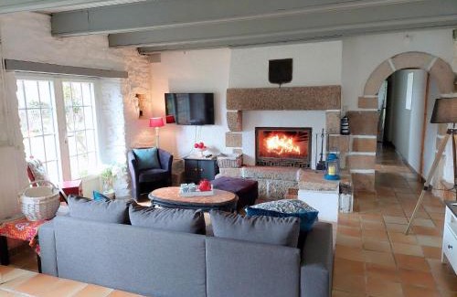 Ploudalmezeau House | Stone House in Portsall near Treompan Beach