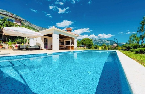 Konavle House | Stone house near Dubrovnik and Cavtat, swimming pool, large terraces, BBQ,spa