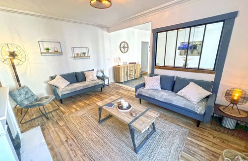 Poncin House | Stone house with jacuzzi 500m from the Ain 3bed 8p