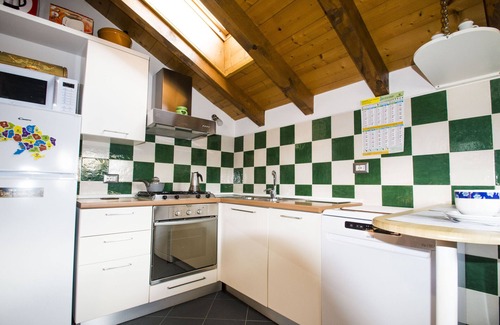 Montegrino Valtravaglia Apartment | Stone House by Holidays Lago Maggiore