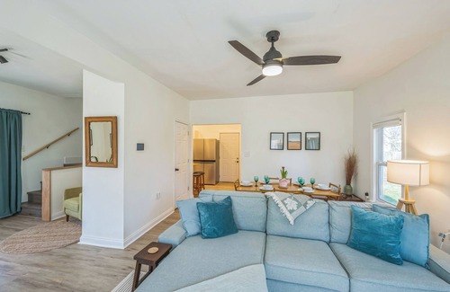 La Porte House | Stone Lake Getaway – Sleeps 6