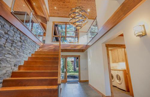 Lake Forest House | Stone Peak Lodge