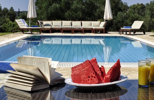 Vassilatika Villa | Stone Rose Villa Charming, farmhouse with pool