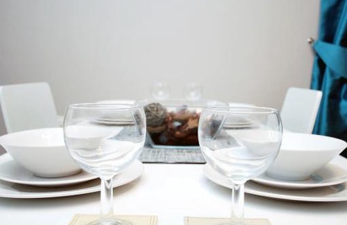 Castle Apartment | Stone's Throw City Centre - TV in every Bedroom!