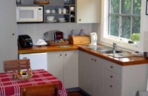 Belgrave Cottage | Stone's Throw Cottage B&B Belgrave