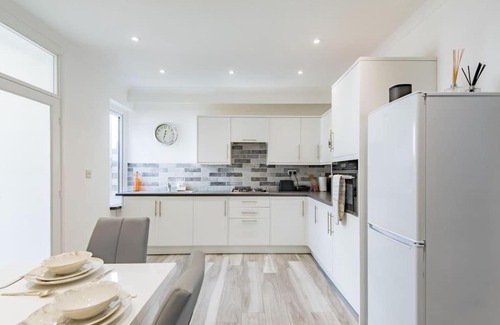 Deal House | Stone's Throw