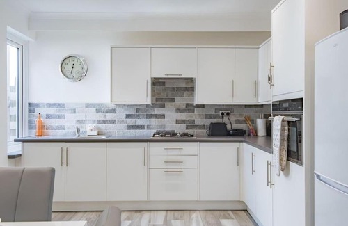 Deal House | Stone's Throw