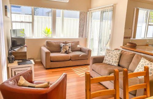 Fingal Bay House | Stone's Throw To The Beach 2 92 Rocky Point Road