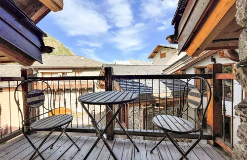 Saint-Marcel Ski Chalet | Stone Shed Residence - Chalet Stone Shed