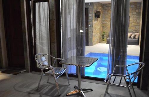 Pefkochori House | Stone Suites