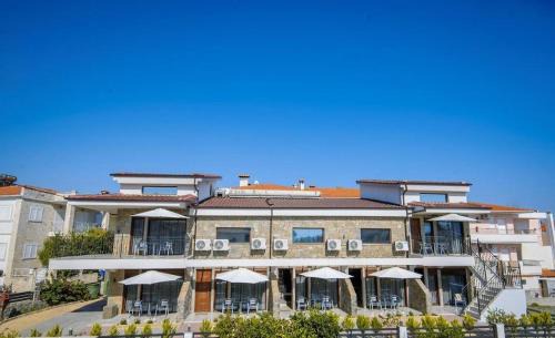Pefkochori House | Stone Suites