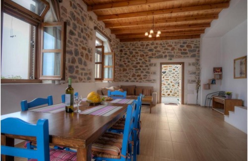 Filaki Villa | Stone Villa I in Petres