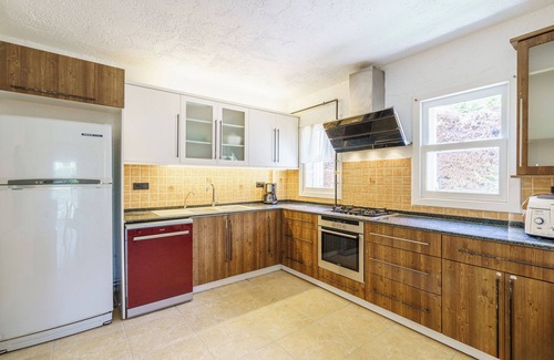 Yavansu Mahallesi Villa | Stone Villa Near Long Beach & Kusadasi Mall with Big Front Yard