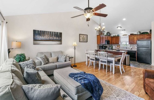 Branson West Condo | Stonebridge Condo - Walk-in/Pets - Close to Silver Dollar City - 3 pools! - 162
