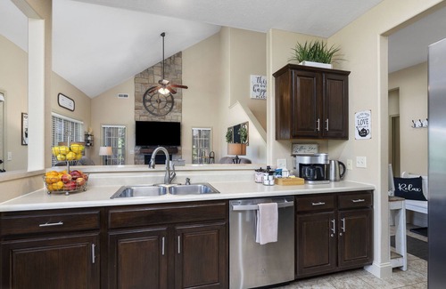 Branson West Villa | Stonebridge Villa sitting on the edge of Ledgestone Golf Course's 13th Fairway!
