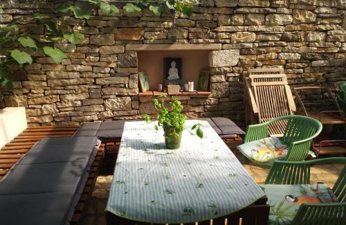 Porec House | Stonehouse Zena with outdoor Kitchen and Garden