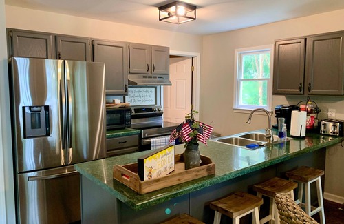 Lake Oconee Cottage | StoneRidge Sanctuary Beautifully located on the Richland Creek side of the lake!