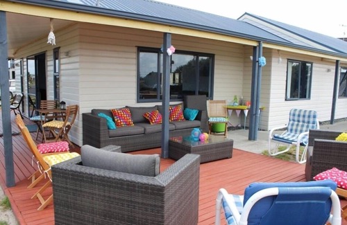 Ruakaka House | Stones Throw Beach House