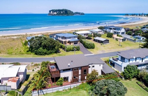 Whangamata House | Stones throw to beach