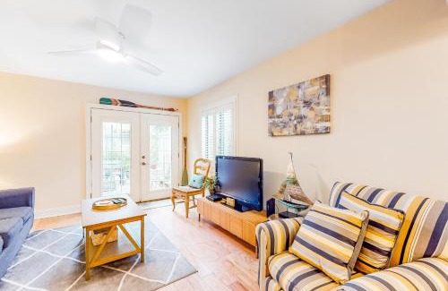 Folly Field Apartment | Stones Throw