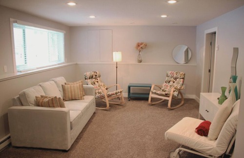 Clearwater Apartment | Stoneshire Obsidian Suite for 2 walking distance to Dutch Lake & waterfalls