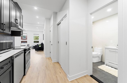 Cote-Des-Neiges—Notre-Dame-De-Grace Apartment | Stonewall Suites
