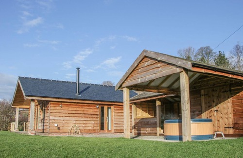 Farden Cottage | STONEY-BROOK LODGE, pet friendly, luxury holiday cottage in Ludlow